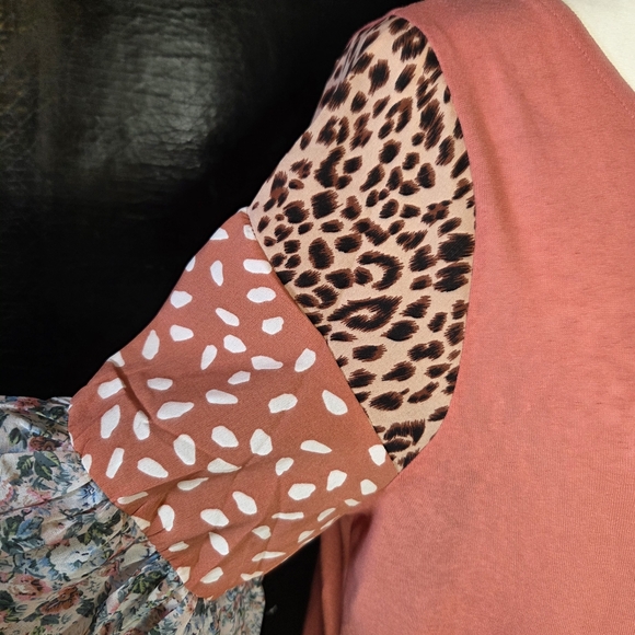 NWT Umgee USA Mixed-Media Tunic Rust Orange With Floral Print Size Medium - Picture 8 of 13